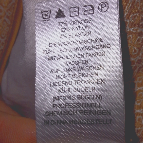 Adrienne Vittadini ladies pants in a size 6, featuring a tan diamond pattern. - Picture 4 of 7